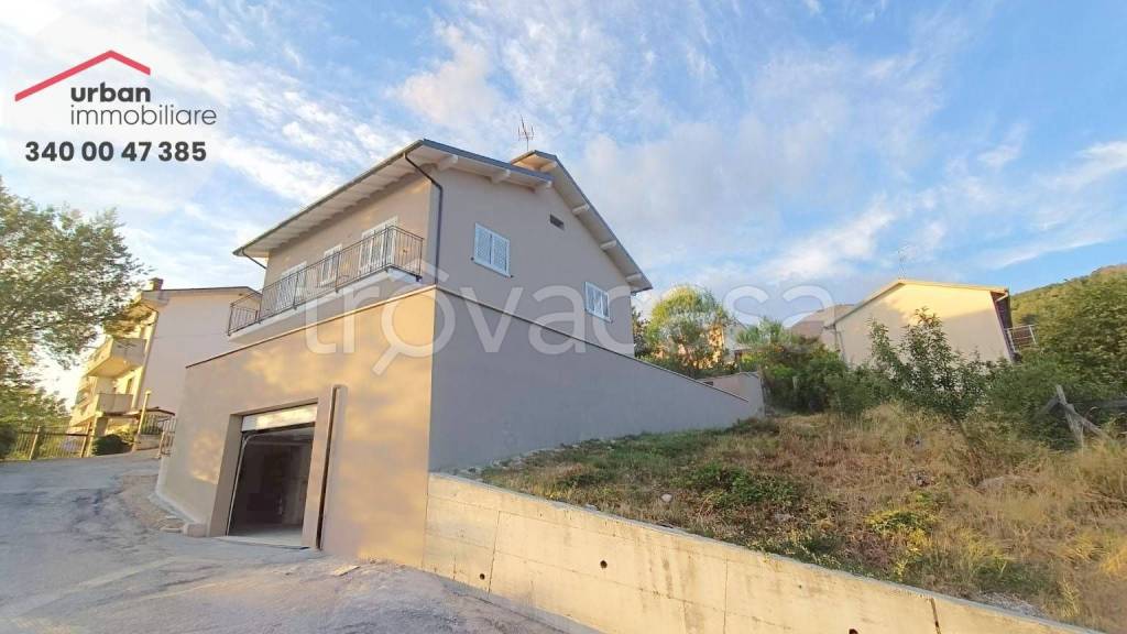 appartamento in vendita a L'Aquila in zona Collebrincioni