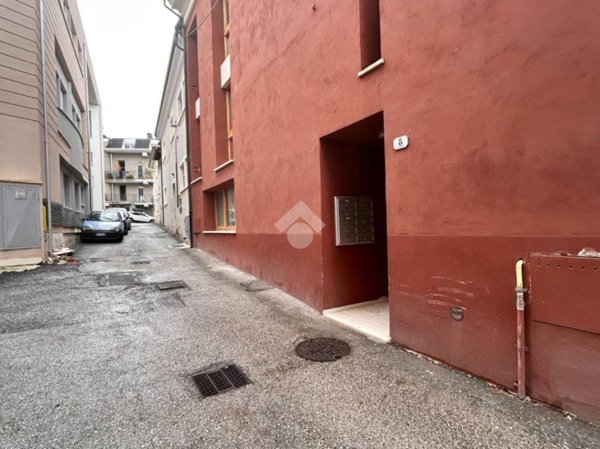 casa indipendente in vendita a L'Aquila