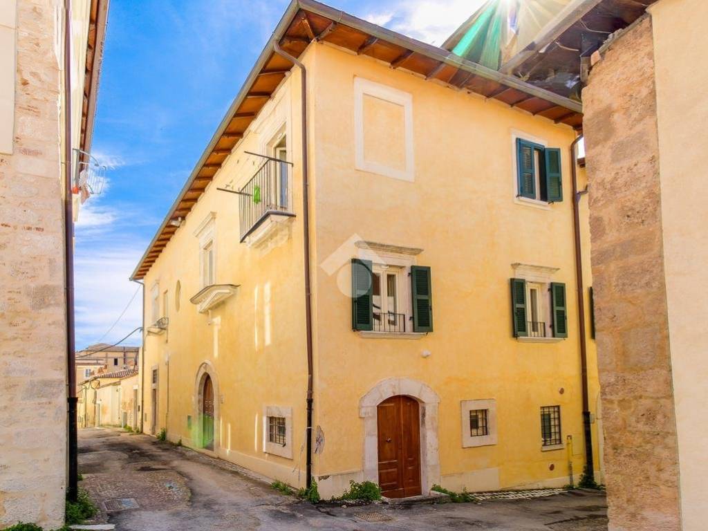 appartamento in vendita a L'Aquila in zona Centro Città