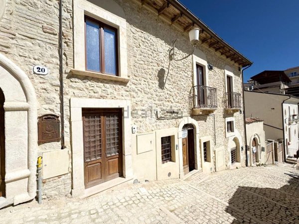 appartamento in vendita a L'Aquila in zona Centro Città