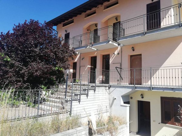 intera palazzina in vendita a L'Aquila in zona Preturo