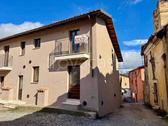 casa indipendente in vendita a L'Aquila in zona Monticchio/frazione Bagno
