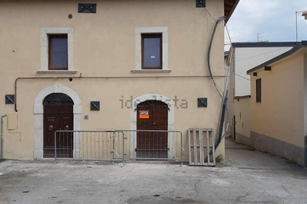 ufficio in vendita a L'Aquila in zona Centro Città