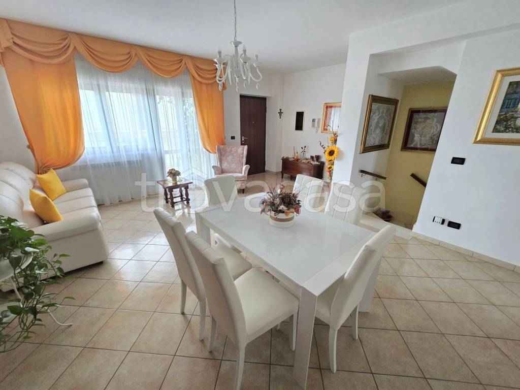 casa indipendente in vendita a L'Aquila in zona Onna