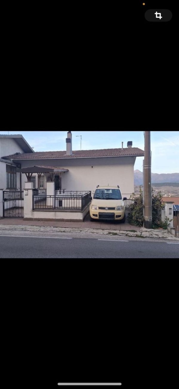 casa indipendente in vendita a L'Aquila in zona Pianola