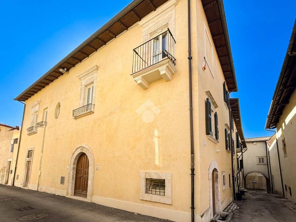 appartamento in vendita a L'Aquila in zona Centro Città