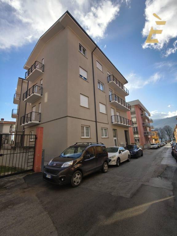 casa indipendente in vendita a L'Aquila in zona Centro Città