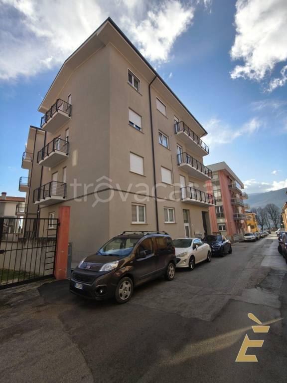 casa indipendente in vendita a L'Aquila in zona Centro Città