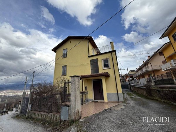 casa indipendente in vendita a L'Aquila in zona Monticchio/frazione Bagno