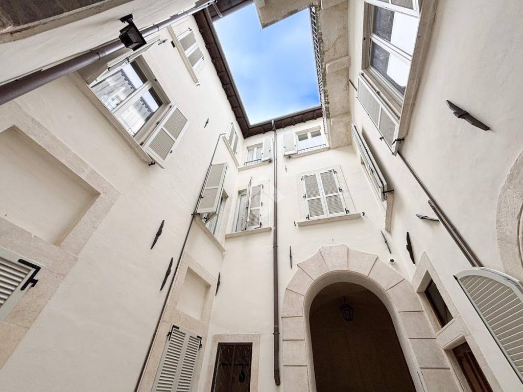 appartamento in vendita a L'Aquila in zona Centro Città