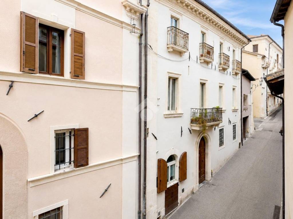 appartamento in vendita a L'Aquila in zona Centro Città