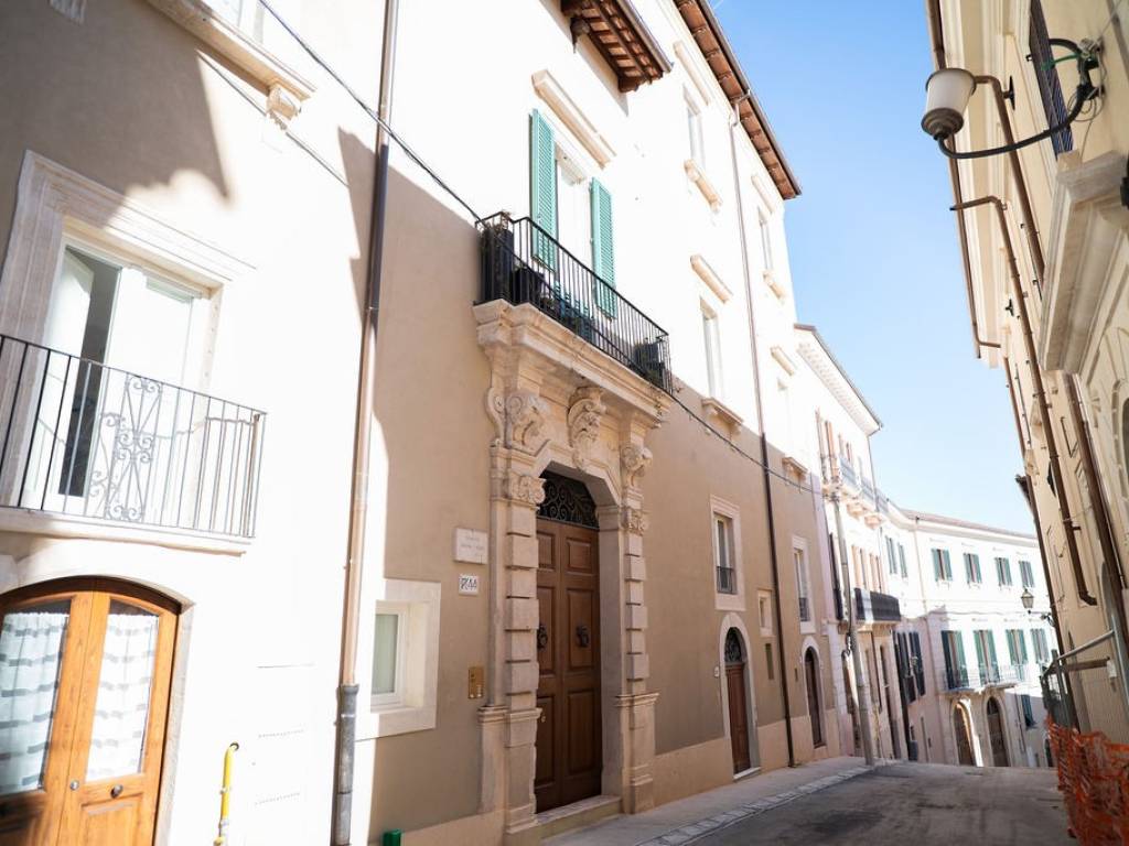 appartamento in vendita a L'Aquila in zona Centro Città