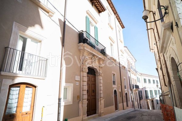 appartamento in vendita a L'Aquila in zona Centro Città