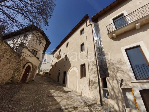 casa indipendente in vendita a L'Aquila