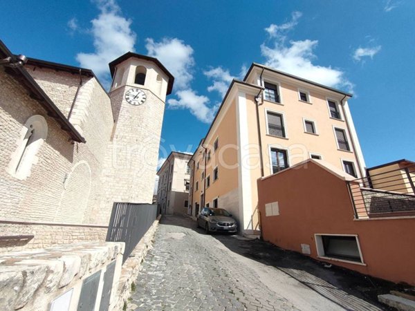 locale commerciale in vendita a L'Aquila in zona Centro Città
