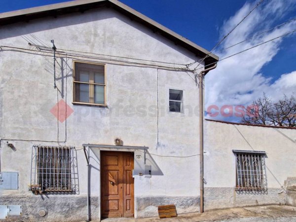 casa indipendente in vendita a L'Aquila in zona San Sisto