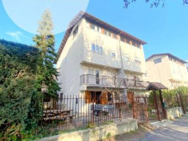 casa indipendente in vendita a L'Aquila in zona Pianola