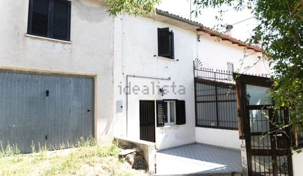 casa indipendente in vendita a L'Aquila in zona Brecciasecca