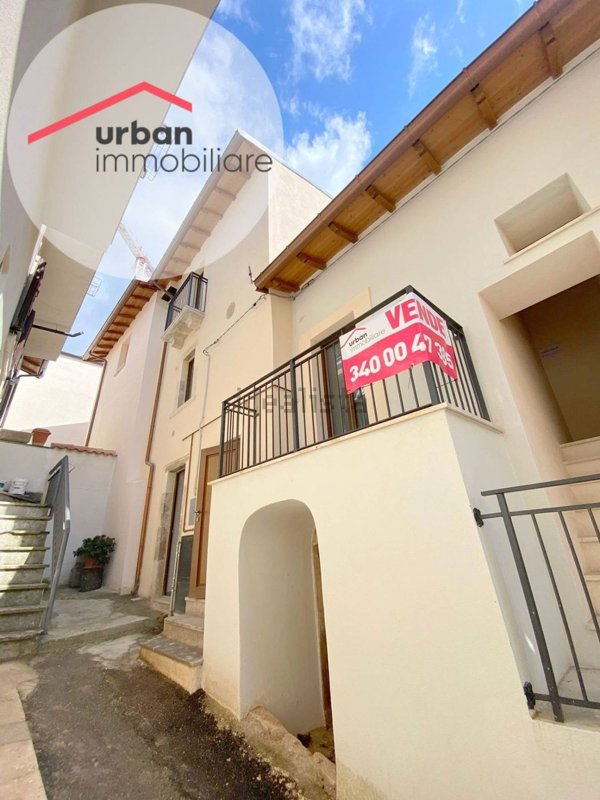 casa indipendente in vendita a L'Aquila in zona Paganica