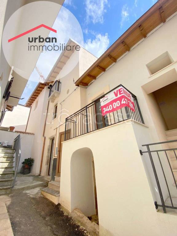 casa indipendente in vendita a L'Aquila in zona Paganica