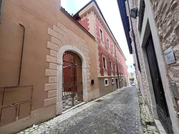 appartamento in vendita a L'Aquila in zona Centro Città