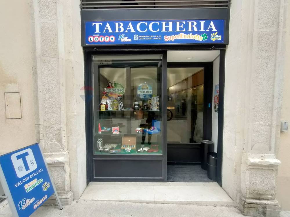 negozio in vendita a L'Aquila