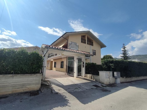 appartamento in vendita a L'Aquila in zona Sassa