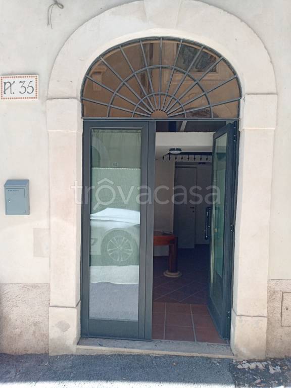 negozio in vendita a L'Aquila