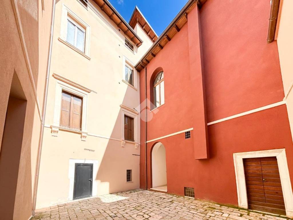 appartamento in vendita a L'Aquila in zona Centro Città