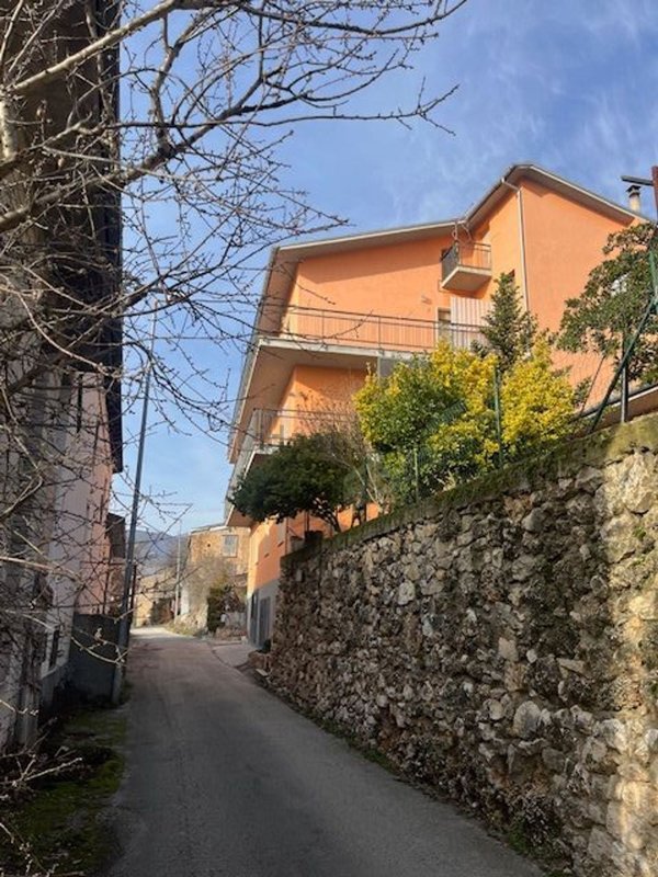 appartamento in vendita a L'Aquila in zona Preturo