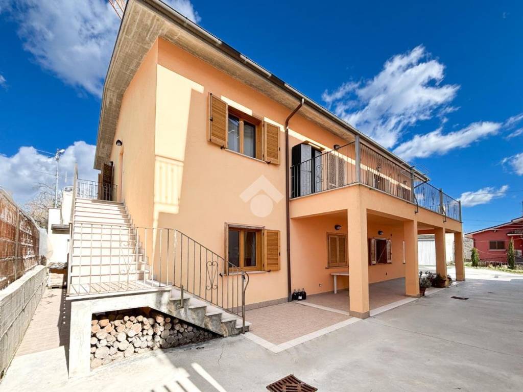 casa indipendente in vendita a L'Aquila in zona Monticchio/frazione Bagno
