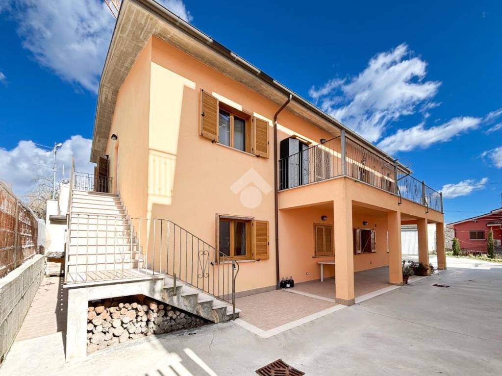 casa indipendente in vendita a L'Aquila in zona Sant'Elia