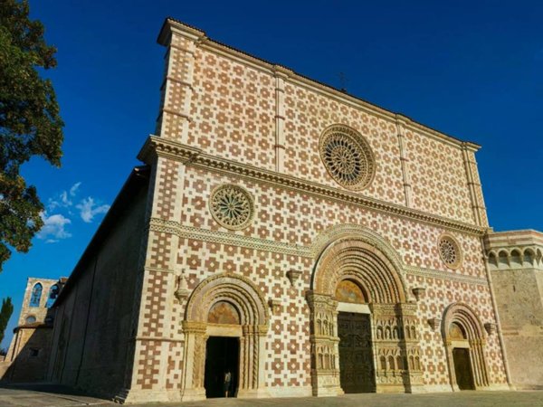 intera palazzina in vendita a L'Aquila in zona Cansatessa