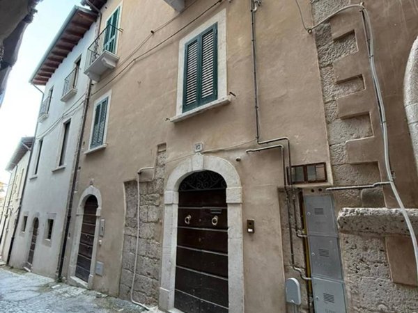 appartamento in vendita a L'Aquila in zona Centro Città