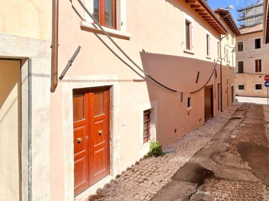 appartamento in vendita a L'Aquila in zona Centro Città