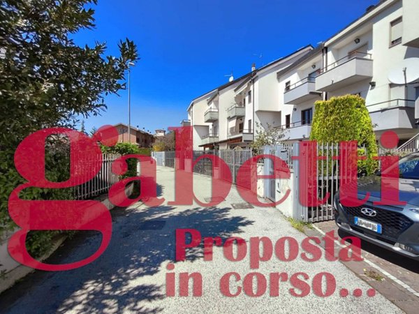 casa indipendente in vendita a L'Aquila in zona Sant'Elia