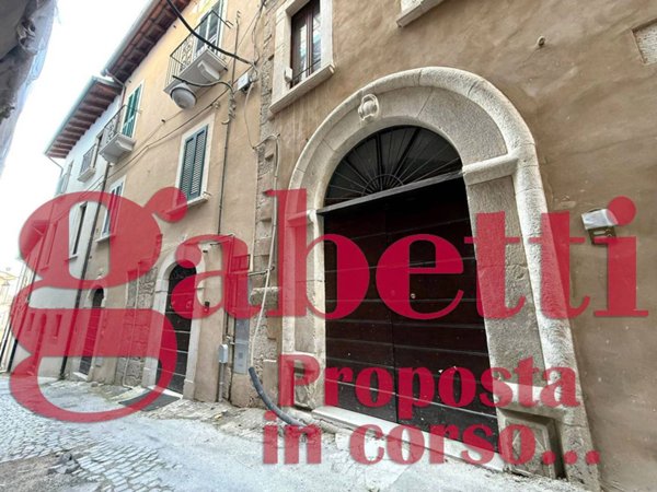appartamento in vendita a L'Aquila in zona Centro Città