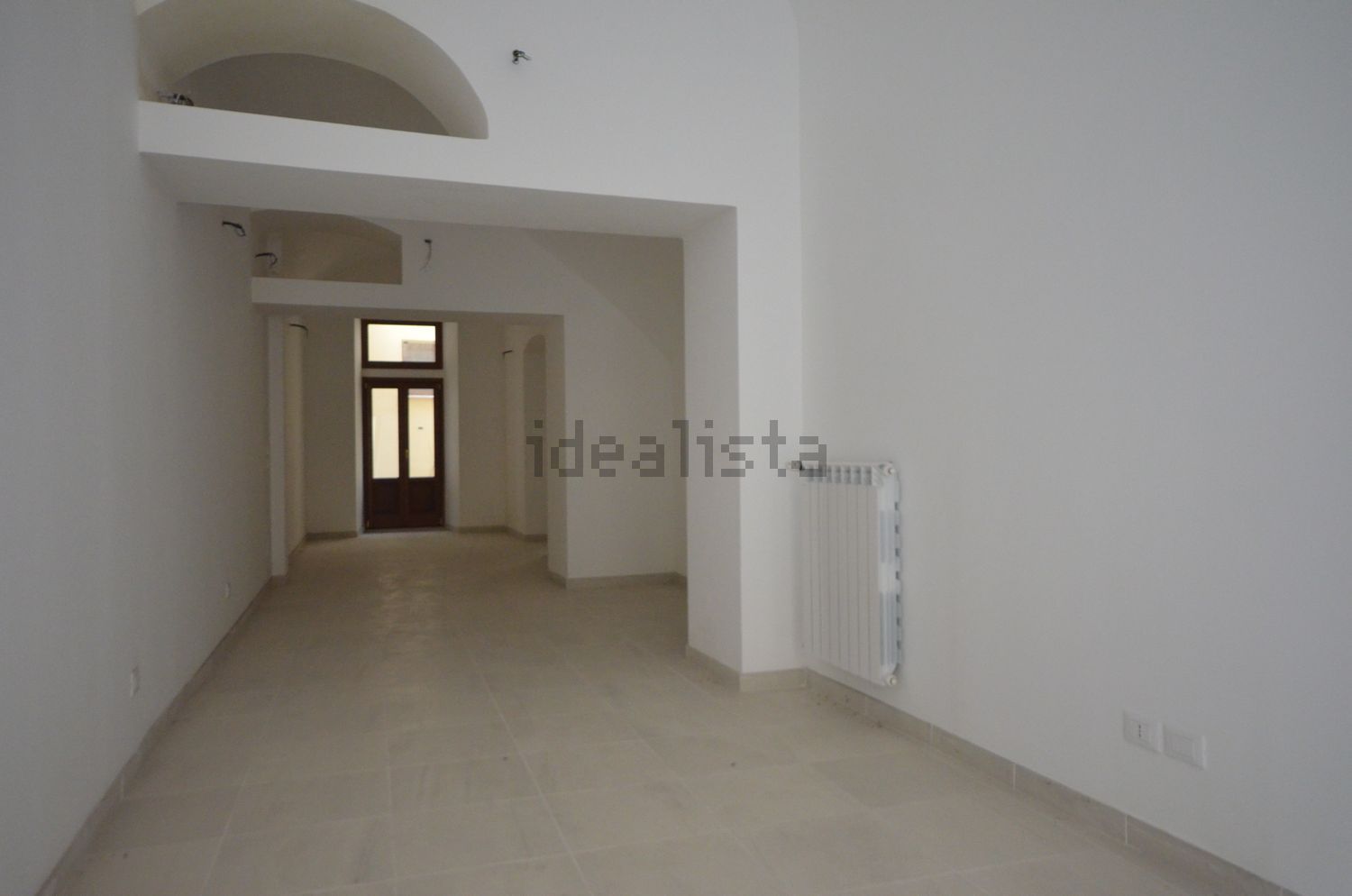 locale commerciale in vendita a L'Aquila in zona Centro Città