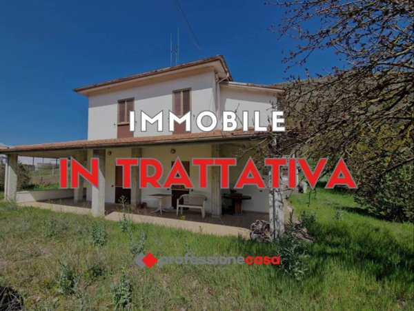 casa indipendente in vendita a L'Aquila in zona Pettino