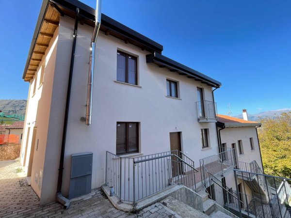 intera palazzina in vendita a L'Aquila in zona San Benedetto