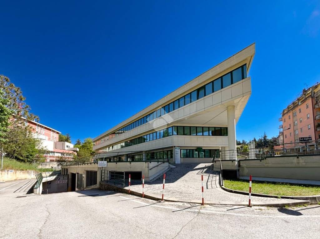 casa indipendente in vendita a L'Aquila in zona Torrione