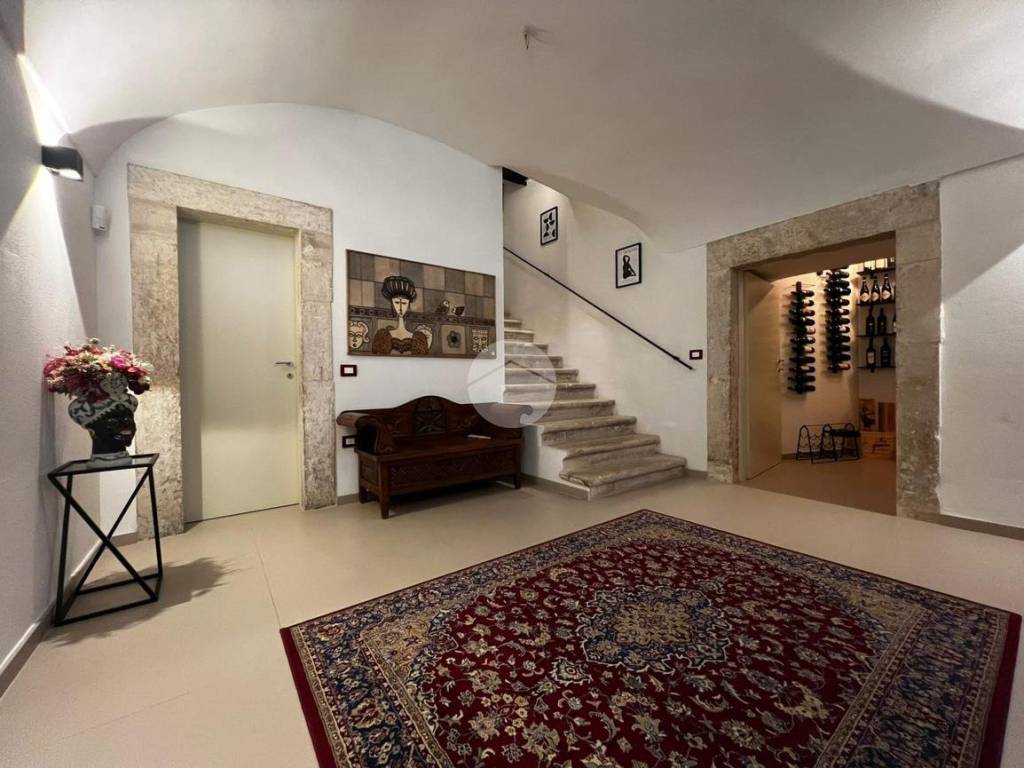 casa indipendente in vendita a L'Aquila in zona Centro Città
