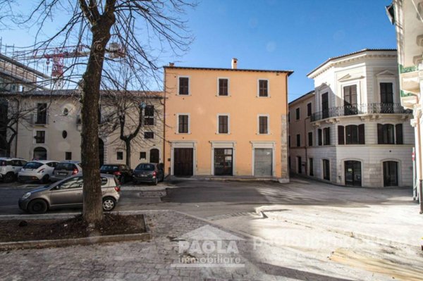 casa indipendente in vendita a L'Aquila in zona Centro Città