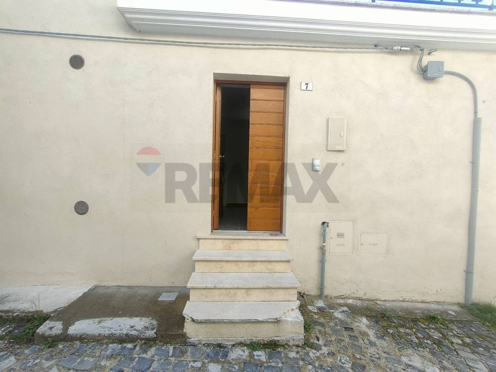 casa indipendente in vendita a L'Aquila in zona Pianola