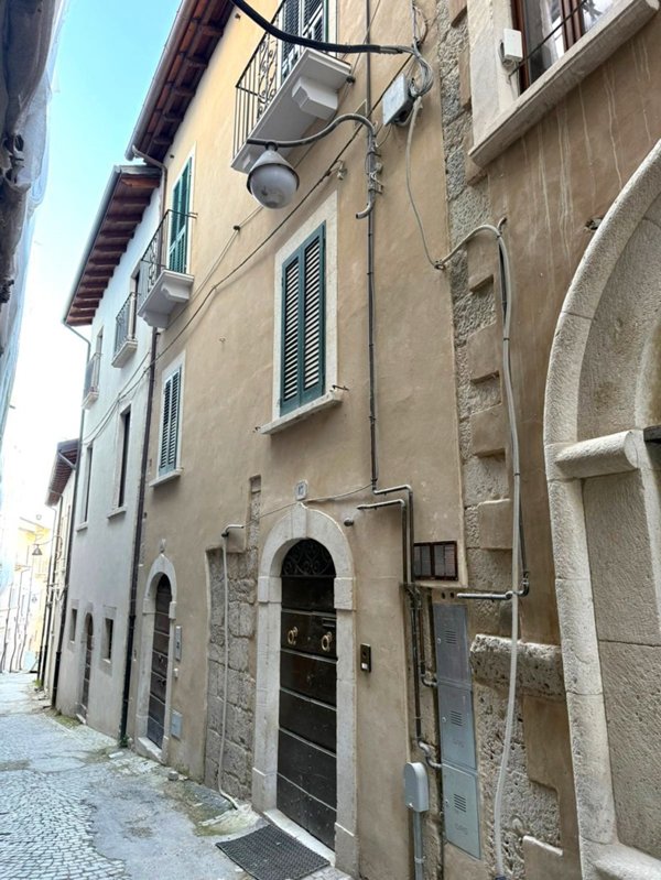 appartamento in vendita a L'Aquila in zona Centro Città