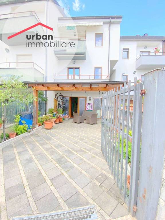 casa indipendente in vendita a L'Aquila in zona Sant'Elia