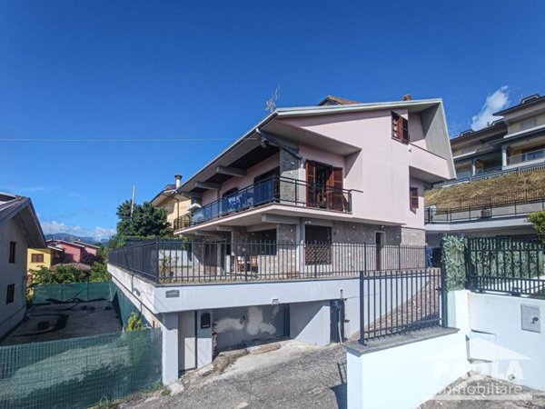 casa indipendente in vendita a L'Aquila