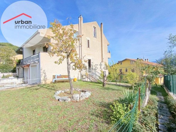 casa indipendente in vendita a L'Aquila in zona Preturo