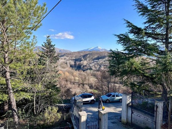 appartamento in vendita a L'Aquila in zona Brecciasecca