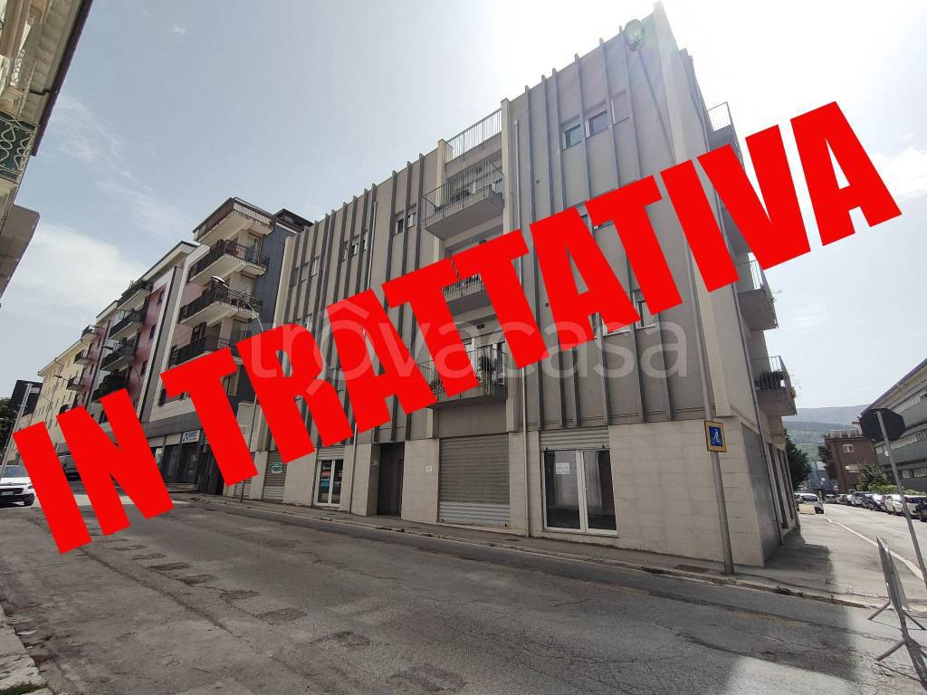 casa indipendente in vendita a L'Aquila in zona Centro Città
